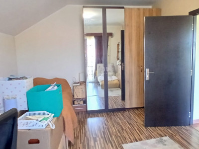 Casa individuala cu 5 camere Parter + Etaj in Ronat imagine mica 5, foxfort.ro