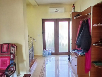 Casa individuala cu 5 camere Parter + Etaj in Ronat imagine mica 16, foxfort.ro