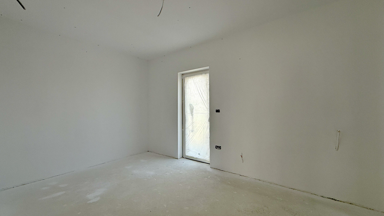 Duplex de vanzare, 4 camere cu toate utilitatile - Mosnita Noua 10, foxfort.ro