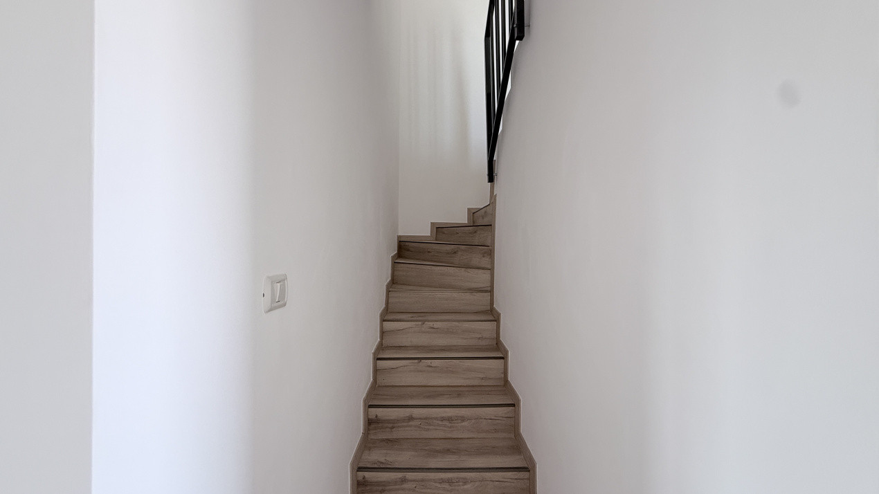 Comision 0% Duplex de vanzare, 4 camere, teren 466 mp - Mosnita Noua 19, foxfort.ro