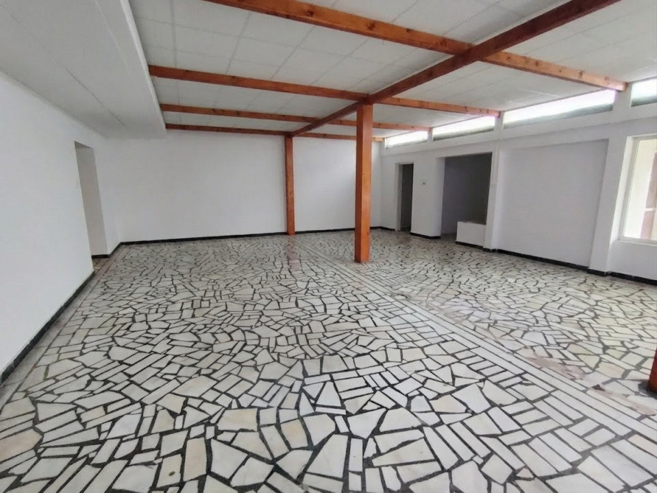 Spatiu comercial cu 6 incaperi de inchiriat in zona Girocului 2, foxfort.ro