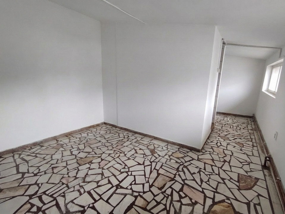 Spatiu comercial cu 6 incaperi de inchiriat in zona Girocului 13, foxfort.ro