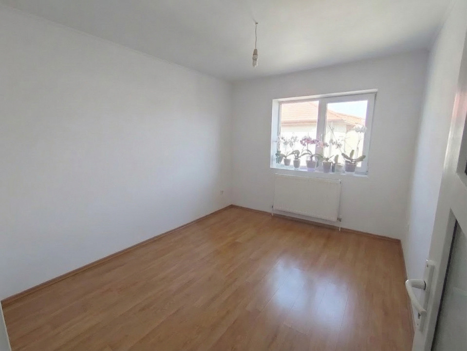 Apartament cu 3 camere de vanzare in zona Soarelui 3, foxfort.ro