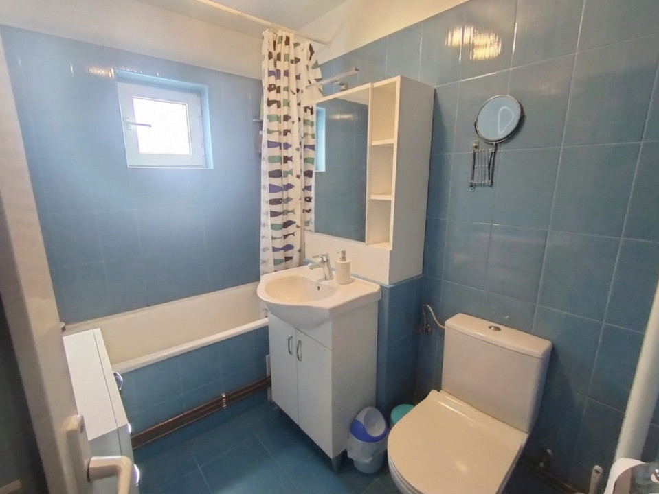 Apartament cu 3 camere de vanzare in zona Soarelui 5, foxfort.ro