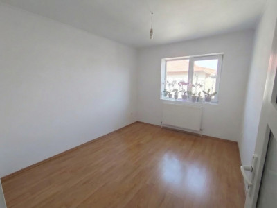 Apartament cu 3 camere de vanzare in zona Soarelui imagine mica 3, foxfort.ro