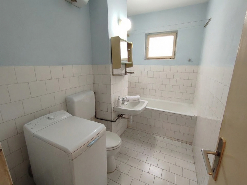 Apartament cu 2 camere de vanzare, zona Complex Studentesc 4, foxfort.ro