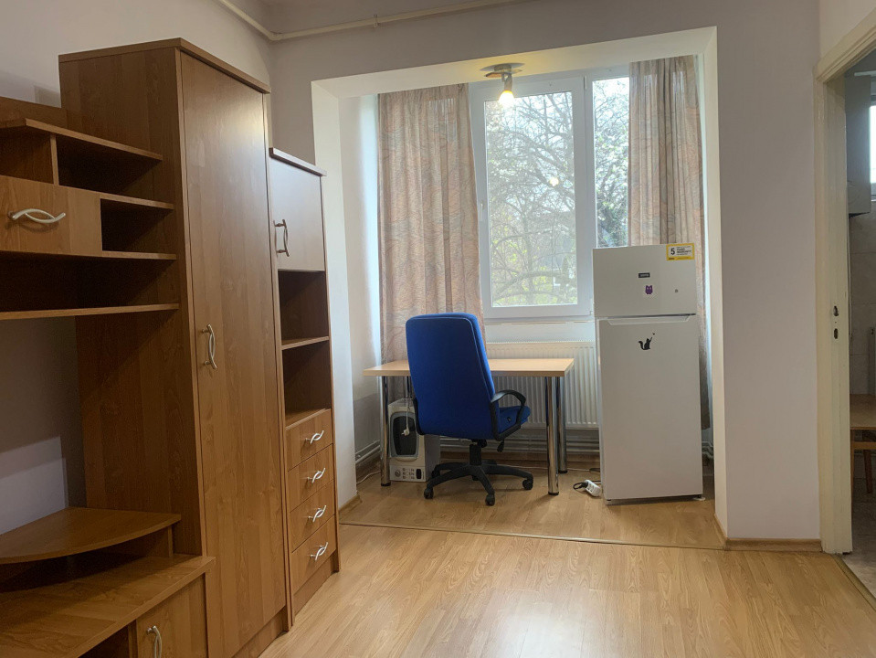 Apartament cu o camera de inchiriat, zona Dacia 1, foxfort.ro