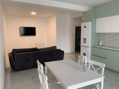 Apartament cu 3 camere de inchiriat, zona Dumbravita