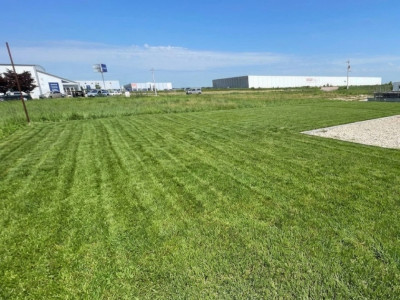 Teren intravilan de 1900 mp cu toate utilitatile - zona Dumbravita