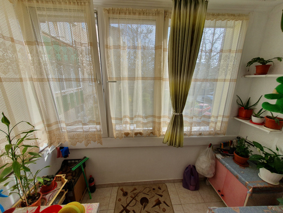 Apartament cu 2 camere decomandat, etaj 1, zona Girocului 4, foxfort.ro