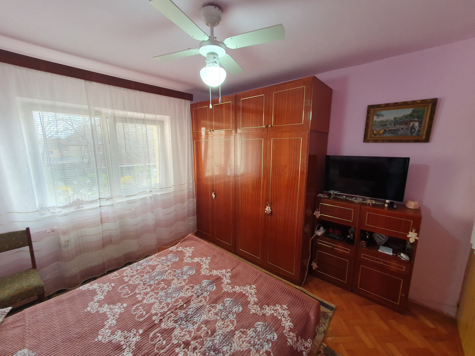 Apartament cu 2 camere decomandat, etaj 1, zona Girocului 18, foxfort.ro