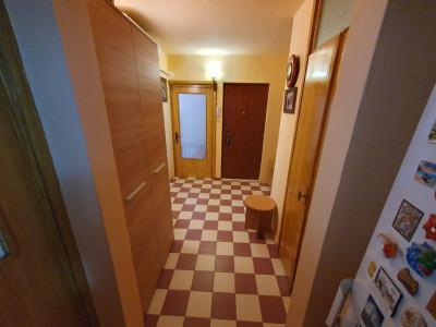 Apartament cu 2 camere decomandat, etaj 1, zona Girocului imagine mica 8, foxfort.ro