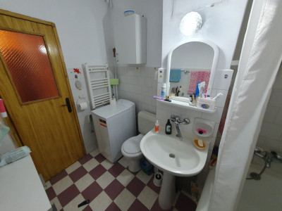 Apartament cu 2 camere decomandat, etaj 1, zona Girocului imagine mica 20, foxfort.ro