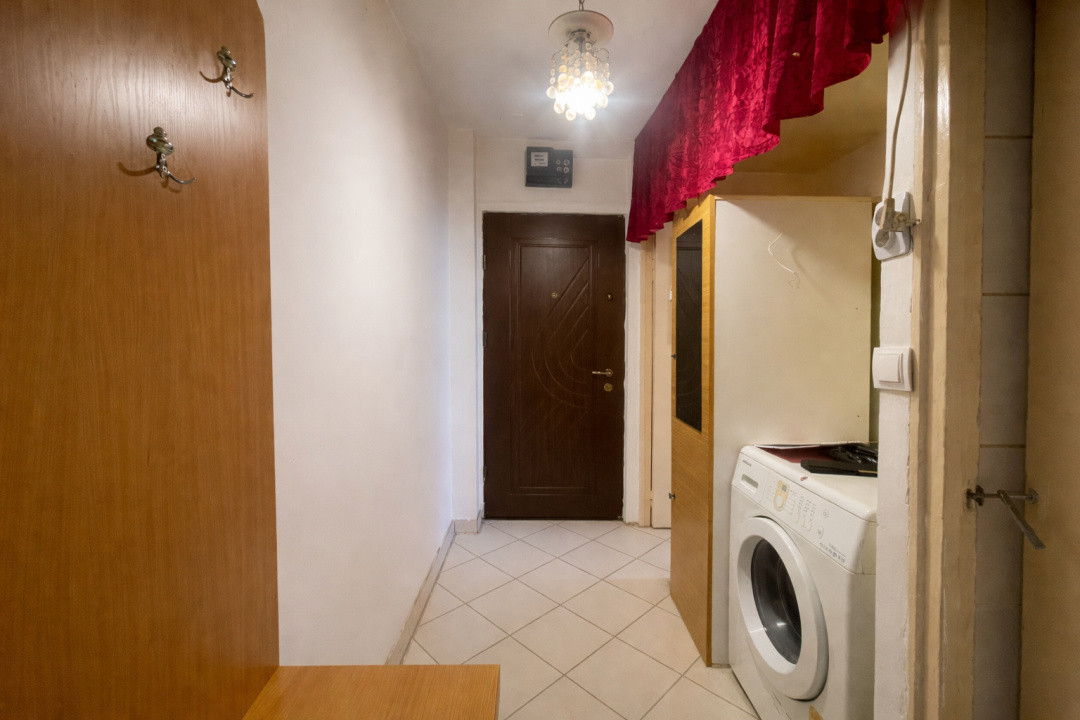 Apartament 2 camere, etaj 3, semidecomandat Vlaicu-Arad 5, foxfort.ro