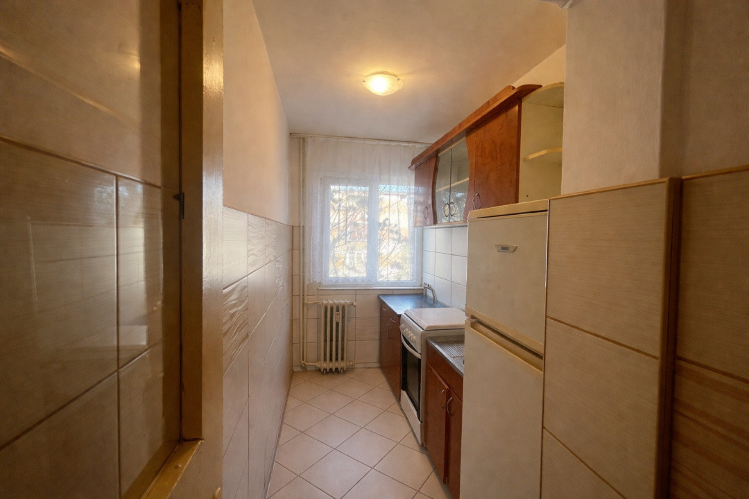 Apartament 2 camere, etaj 3, semidecomandat Vlaicu-Arad 9, foxfort.ro