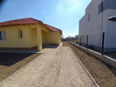 Casa individuala noua – Ghiroda – spatiu generos si confort modern imagine mica 3, foxfort.ro