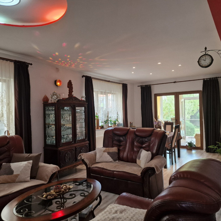 Duplex cu 5 camere de vanzare in localitatea Mosnita Noua 2, foxfort.ro