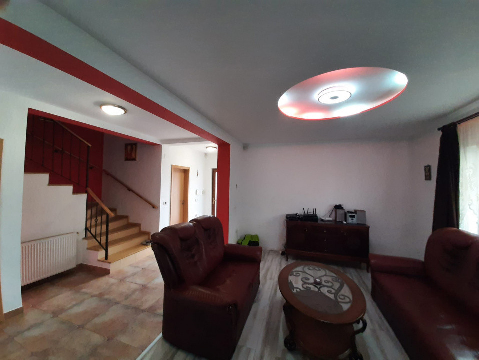 Duplex cu 5 camere de vanzare in localitatea Mosnita Noua 5, foxfort.ro