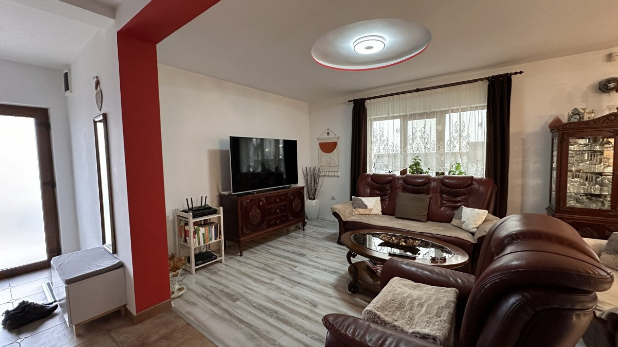 Duplex cu 5 camere de vanzare in localitatea Mosnita Noua 2, foxfort.ro