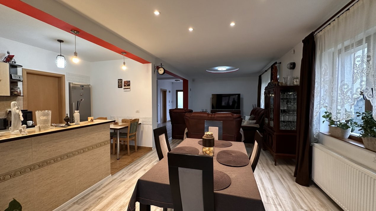 Duplex cu 5 camere de vanzare in localitatea Mosnita Noua 5, foxfort.ro