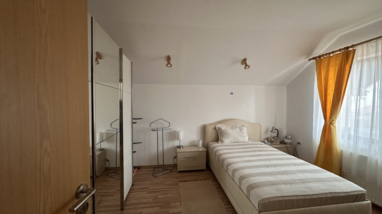Duplex cu 5 camere de vanzare in localitatea Mosnita Noua 14, foxfort.ro