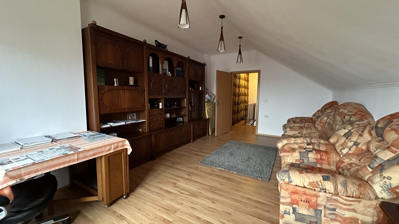Duplex cu 5 camere de vanzare in localitatea Mosnita Noua 24, foxfort.ro