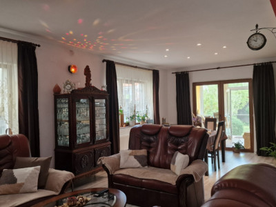 Duplex cu 5 camere de vanzare in localitatea Mosnita Noua imagine mica 2, foxfort.ro