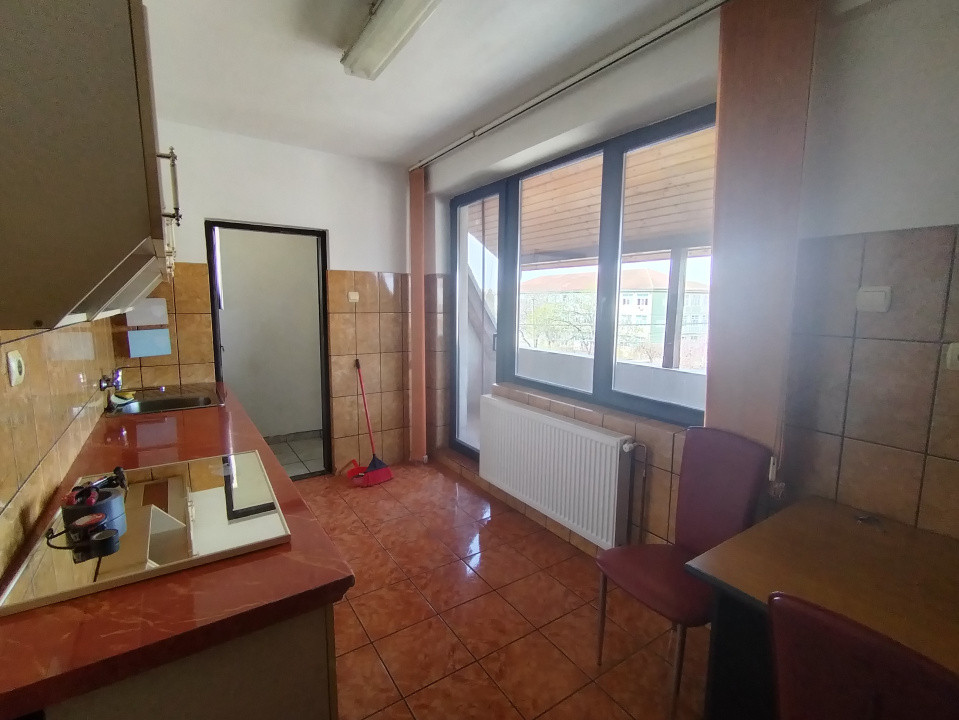 Apartament cu o camera de inchiriat in zona Girocului 6, foxfort.ro