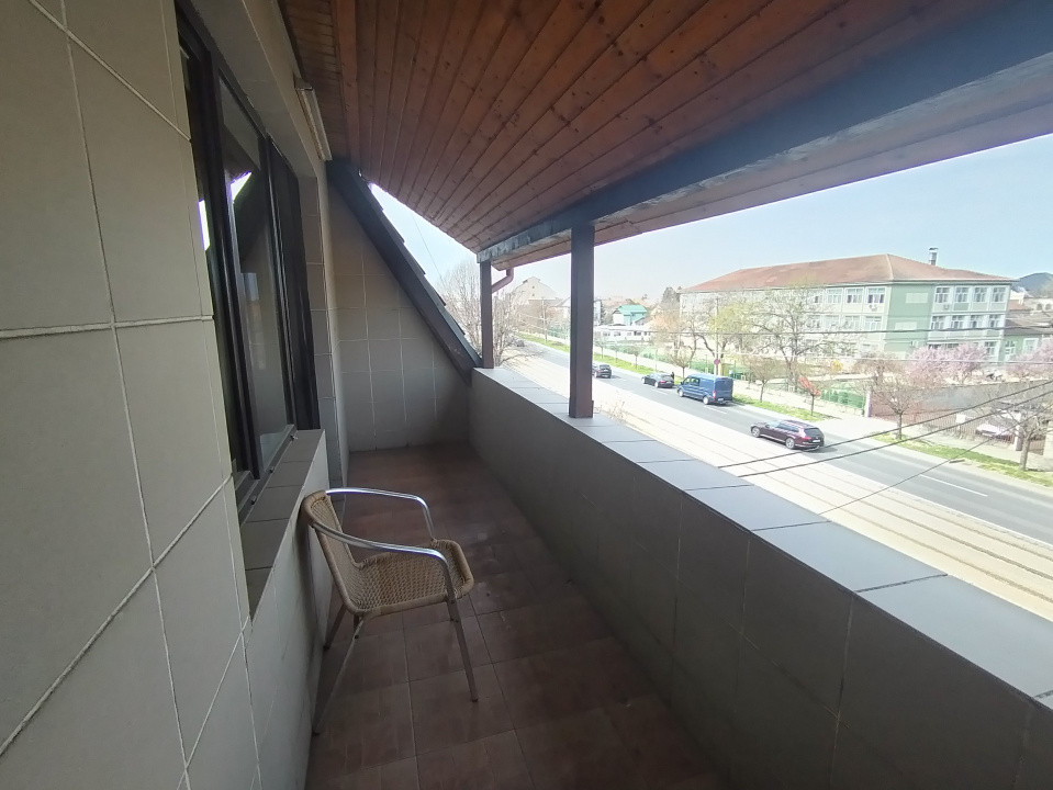Apartament cu o camera de inchiriat in zona Girocului 14, foxfort.ro