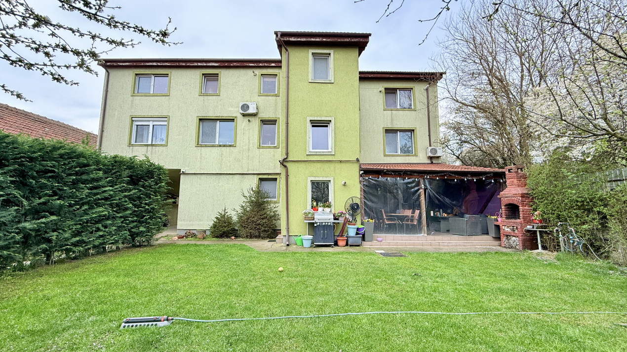 Apartament de vanzare cu 3 camere, etaj 2 zona Giarmata Vii 1, foxfort.ro