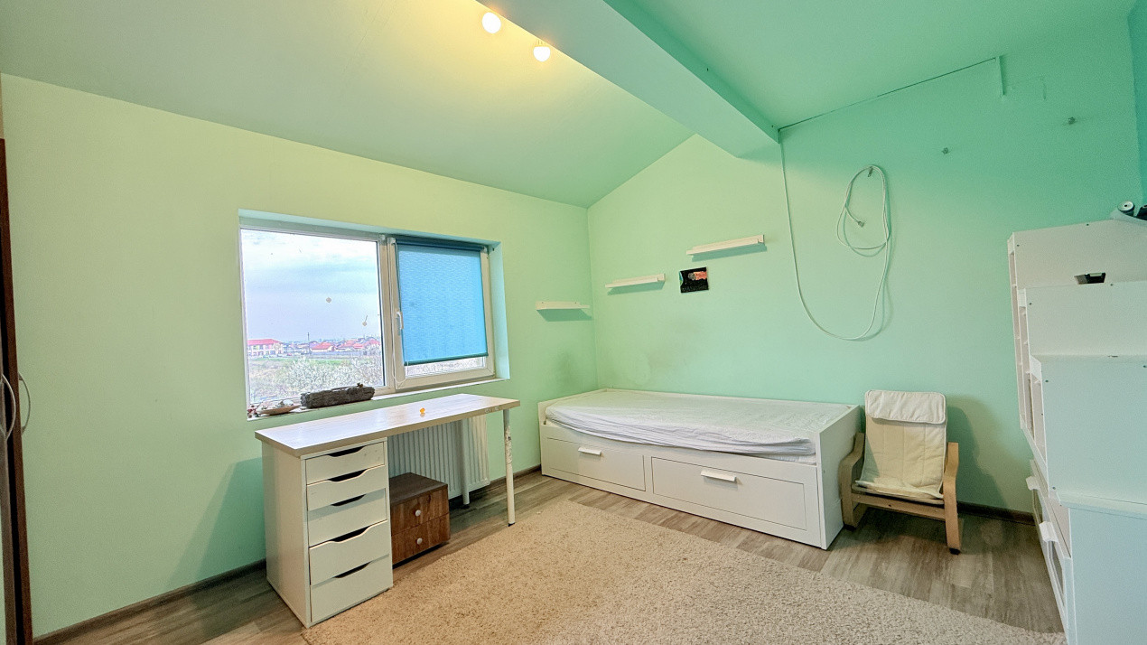 Apartament de vanzare cu 3 camere, etaj 2 zona Giarmata Vii 4, foxfort.ro