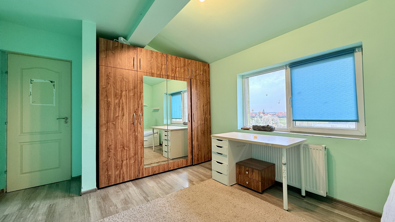 Apartament de vanzare cu 3 camere, etaj 2 zona Giarmata Vii 5, foxfort.ro