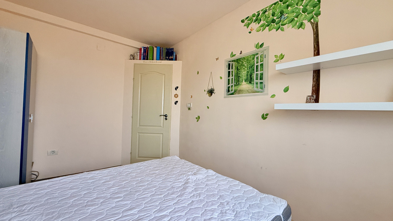 Apartament de vanzare cu 3 camere, etaj 2 zona Giarmata Vii 7, foxfort.ro