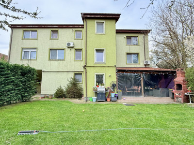 Apartament de vanzare cu 3 camere, etaj 2 zona Giarmata Vii