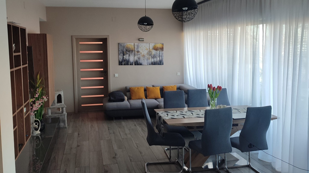 Casa individuala deosebita cu 6 camere in Ghiroda 1, foxfort.ro