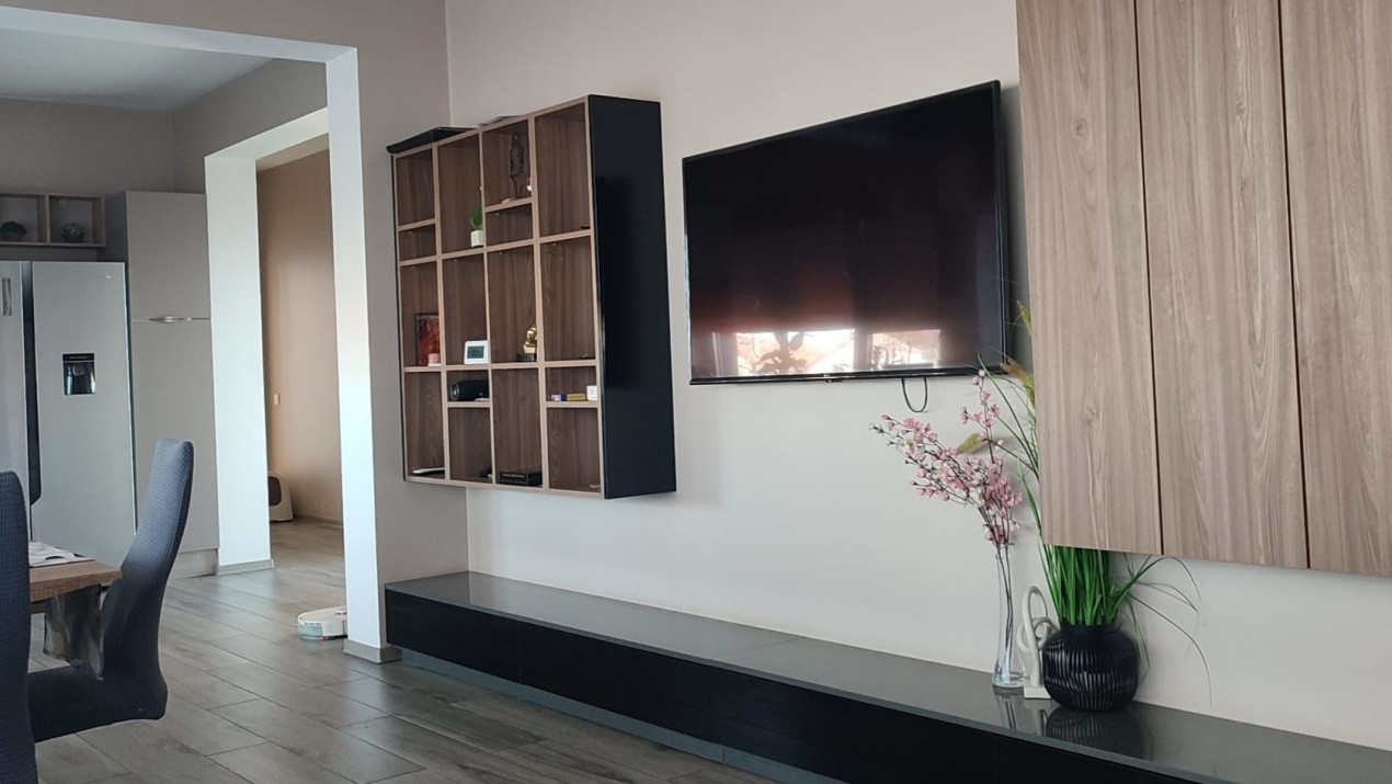 Casa individuala deosebita cu 6 camere in Ghiroda 2, foxfort.ro