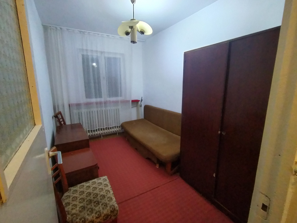 Apartament cu 3 camere de vanzare in zona Sagului 2, foxfort.ro