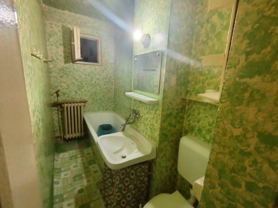 Apartament cu 3 camere de vanzare in zona Sagului 5, foxfort.ro