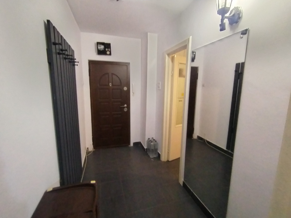 Apartament cu 2 camere de inchiriat in zona Girocului 13, foxfort.ro