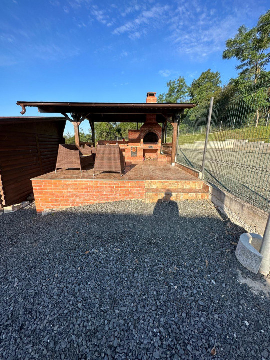 Casa de vacanta cu teren de 2344 mp - zona Nadas 9, foxfort.ro