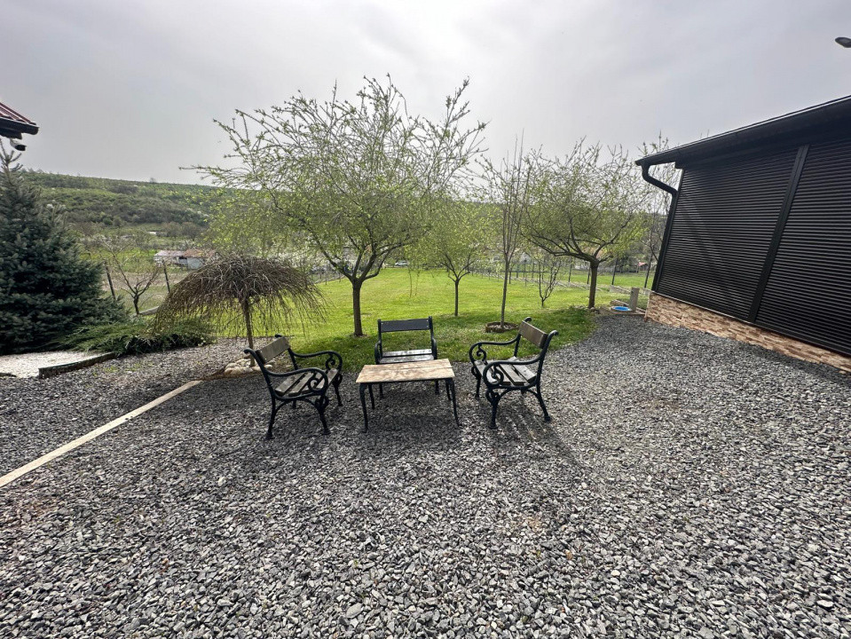 Casa de vacanta cu teren de 2344 mp - zona Nadas 10, foxfort.ro