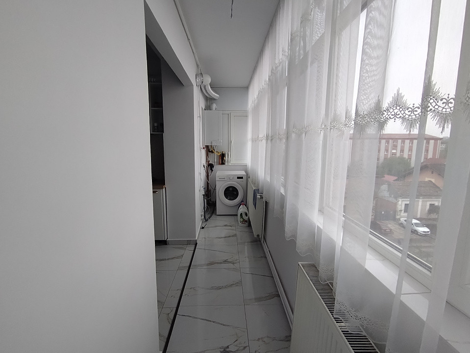 COMISION 0% Apartament cu 4 camere de vanzare, zona Sagului 11, foxfort.ro