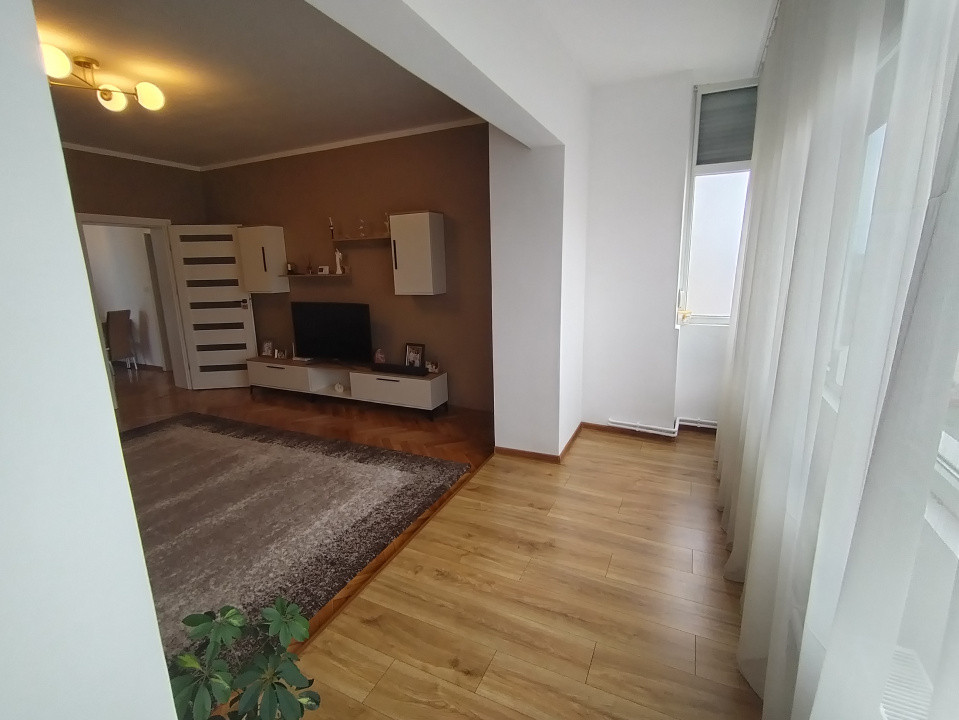 COMISION 0% Apartament cu 4 camere de vanzare, zona Sagului 13, foxfort.ro