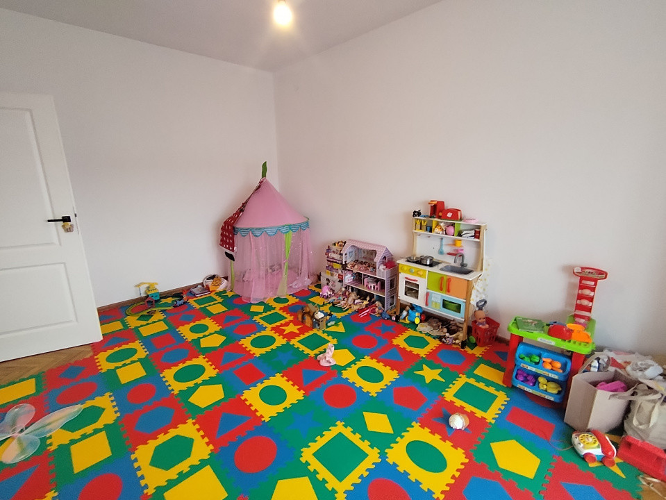 COMISION 0% Apartament cu 4 camere de vanzare, zona Sagului 18, foxfort.ro