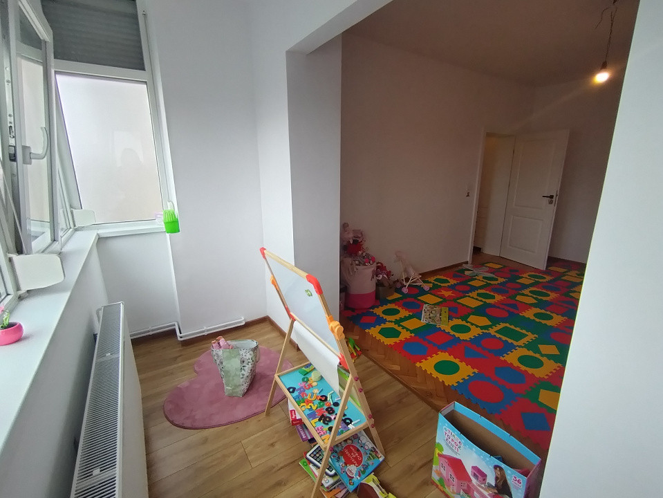 COMISION 0% Apartament cu 4 camere de vanzare, zona Sagului 20, foxfort.ro