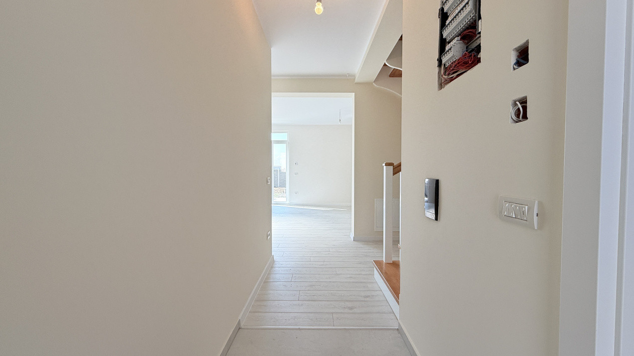 Duplex de vanzare, 4 camere - curent trifazic Giroc - ESO 13, foxfort.ro