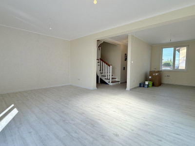 Duplex de vanzare, 4 camere - curent trifazic Giroc - ESO