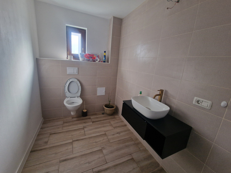 Duplex cu 5 camere, 336 mp teren, Mosnita Veche 15, foxfort.ro