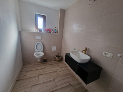 Duplex cu 5 camere, 336 mp teren, Mosnita Veche imagine mica 15, foxfort.ro