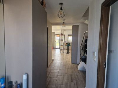 Duplex cu 5 camere, 336 mp teren, Mosnita Veche imagine mica 18, foxfort.ro